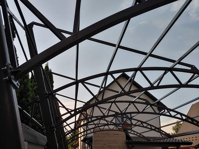 Арочні навіси з полікарбонату